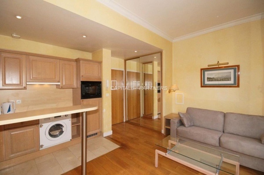 Appartement 1 chambre meublé PARIS 8 - 45 m²;