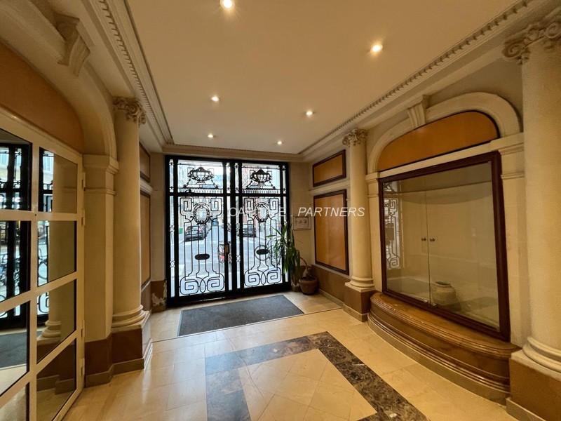 Appartement 2 chambres meublé PARIS 17 - 86 m²;