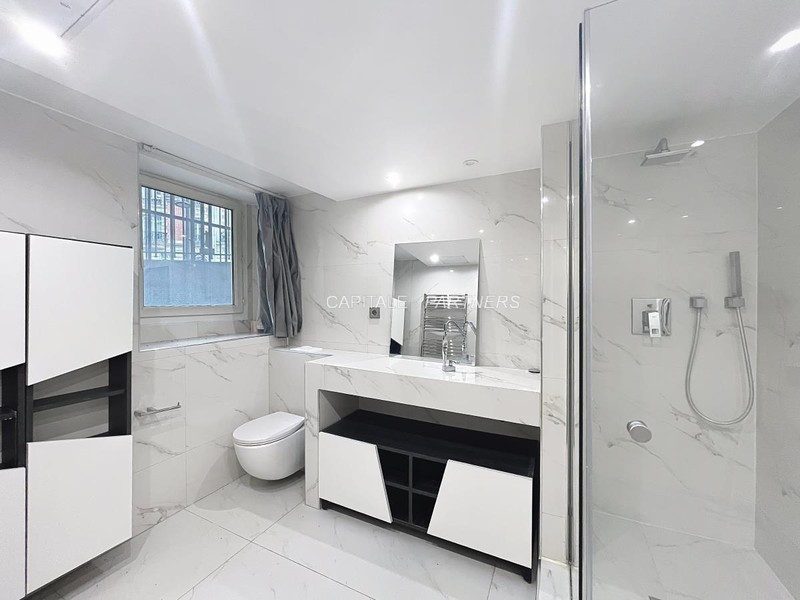 Appartement 4 chambres PARIS 17 - 223 m²;