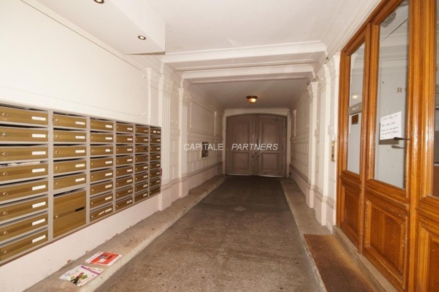 Appartement 2 chambres meublé PARIS 8 - 118 m²;