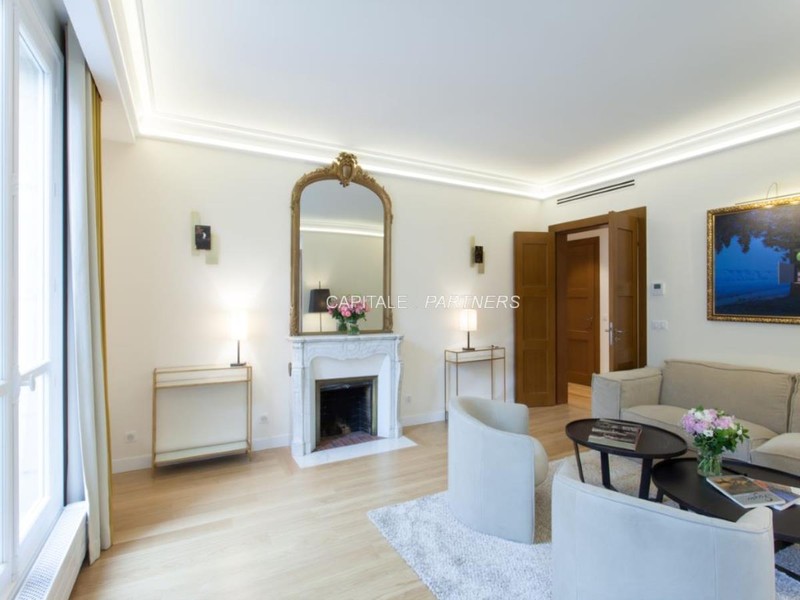 Appartement 3 chambres meublé PARIS 8 - 110 m²;