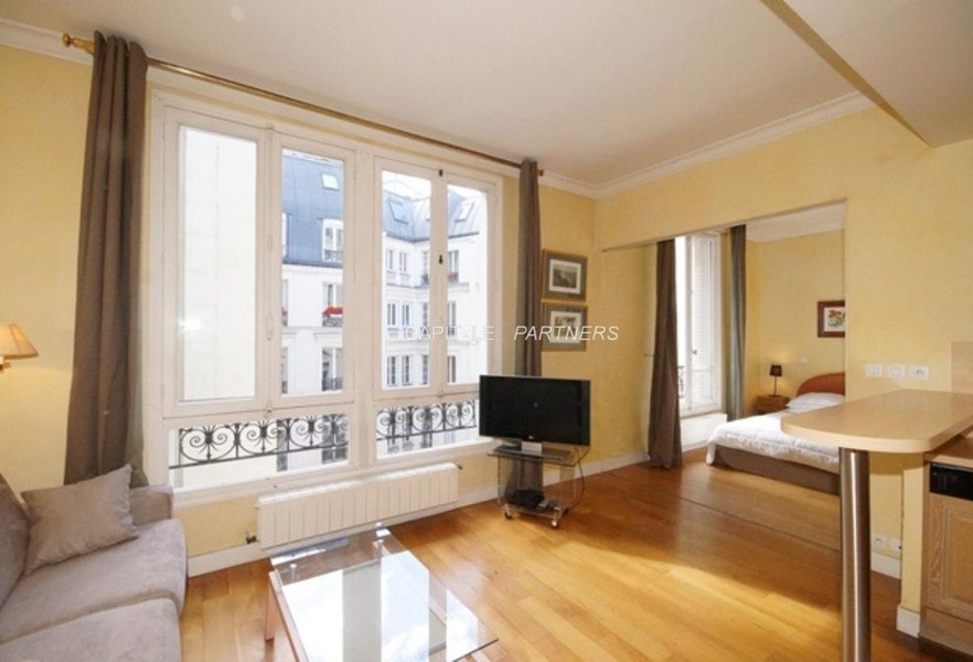 Appartement 1 chambre meublé PARIS 8 - 45 m²;
