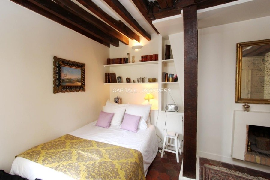 Studio meublé  PARIS 3 - 25 m²;