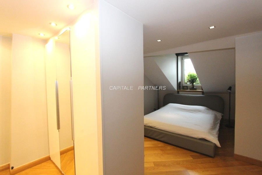 Appartement 3 chambres meublé PARIS 2 - 133 m²;
