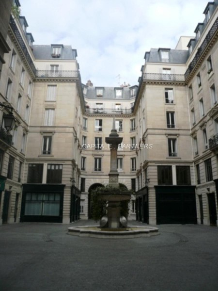 Studio meublé  PARIS 1 - 31 m²;