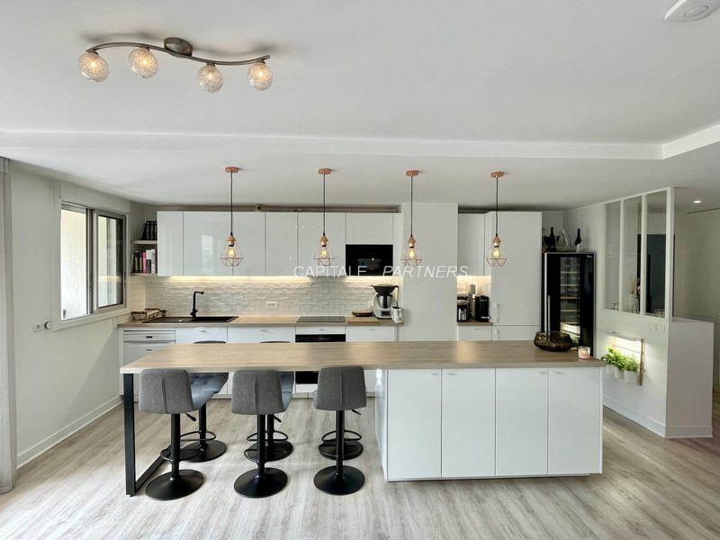 Appartement 3 chambres meublé ISSY-LES-MOULINEAUX - 98 m²;