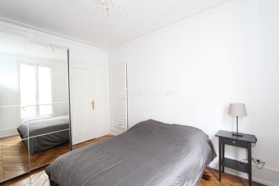 Appartement 1 chambre meublé PARIS 9 - 40 m²;