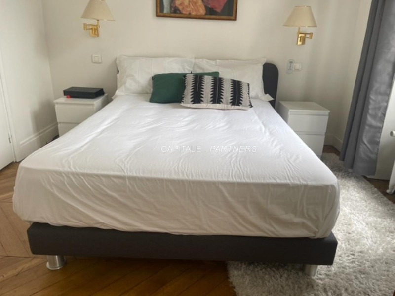 Appartement 2 chambres meublé PARIS 8 - 65 m²;