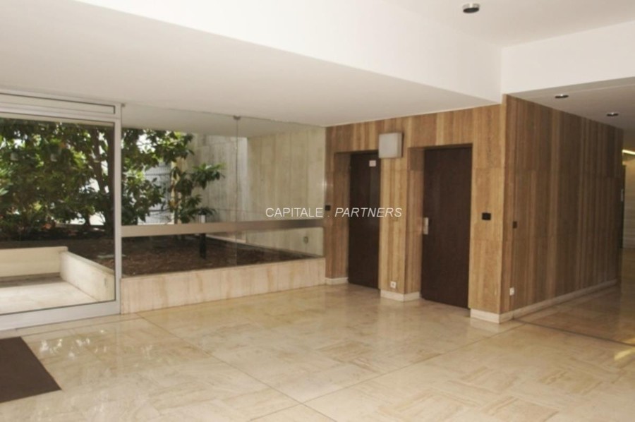 Studio meublé  PARIS 15 - 45 m²;