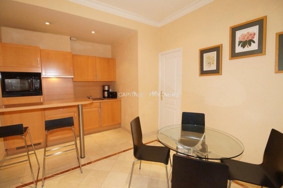 Appartement 1 chambre meublé PARIS 8 - 45 m²;