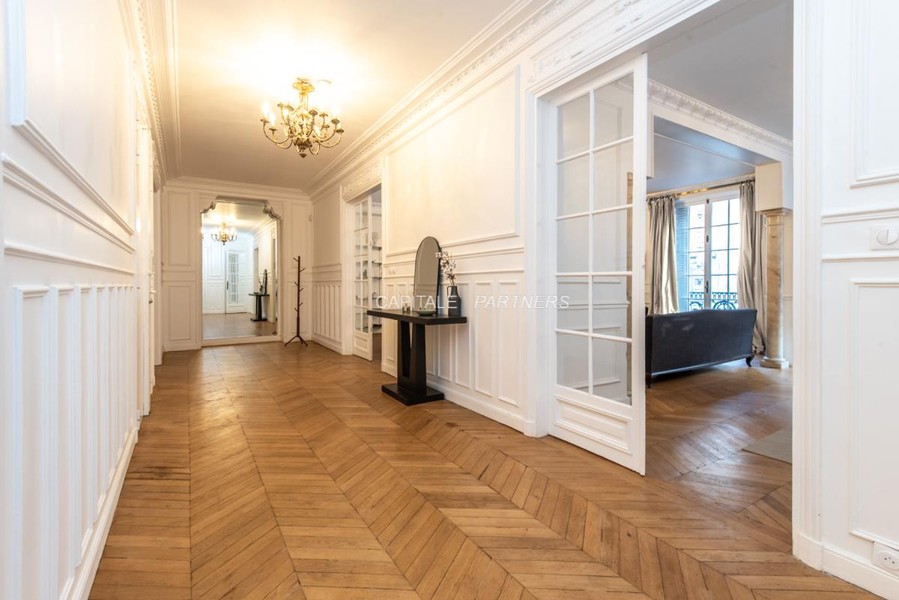 Appartement 4 chambres meublé PARIS 17 - 258 m²;