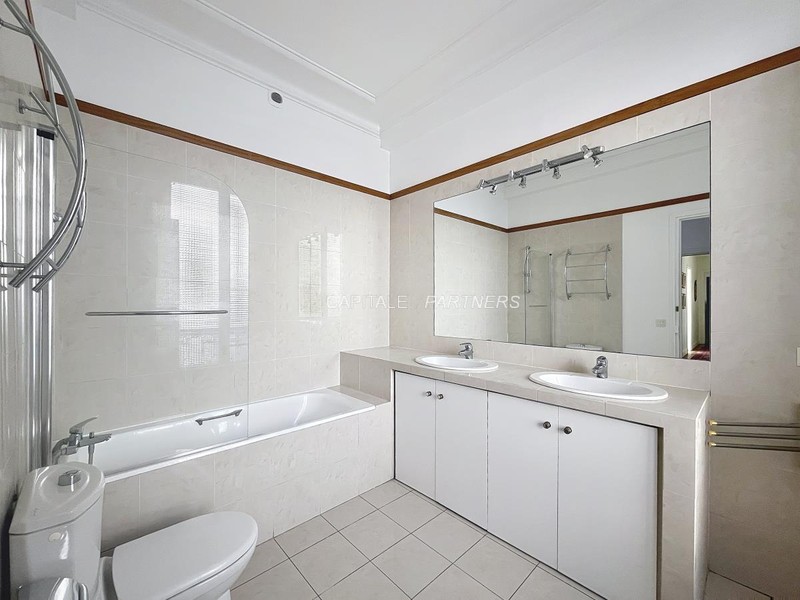 Appartement 4 chambres meublé PARIS 7 - 220 m²;