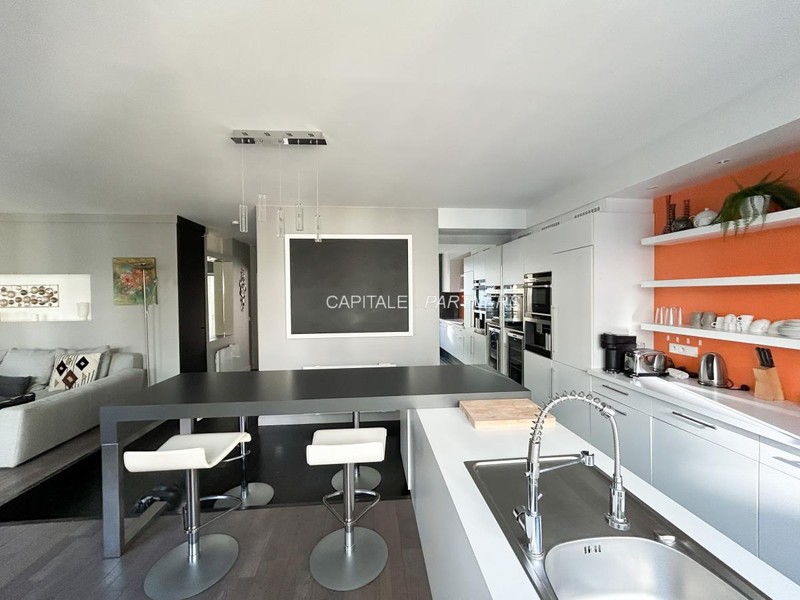 Appartement 2 chambres meublé PARIS 8 - 93 m²;