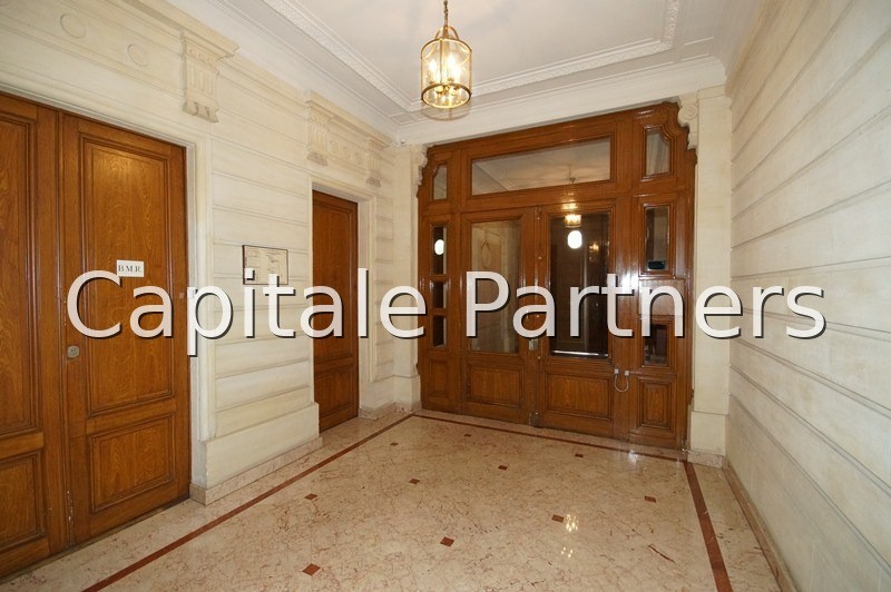 Appartement 2 chambres meublé PARIS 8 - 115 m²;