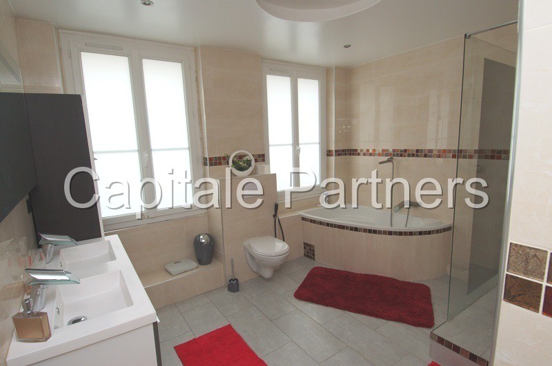 Appartement 2 chambres meublé PARIS 8 - 118 m²;