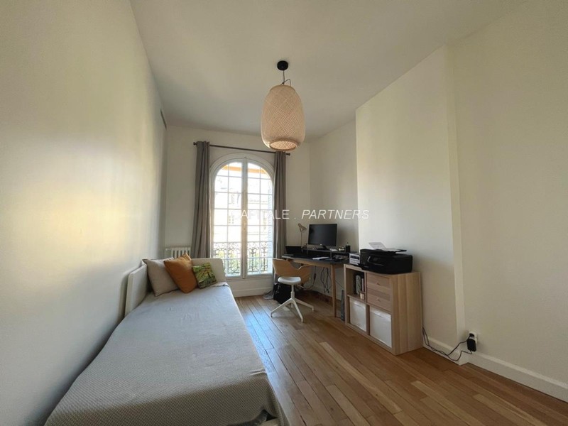 Appartement 3 chambres meublé PARIS 17 - 128 m²;