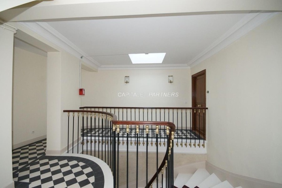 Appartement 1 chambre meublé PARIS 8 - 56 m²;