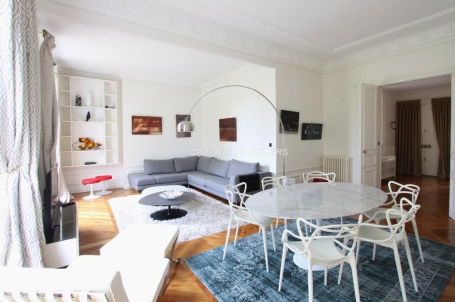Appartement 2 chambres meublé PARIS 8 - 115 m²;