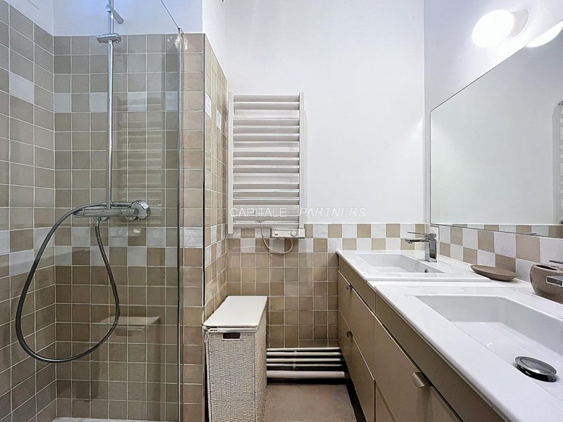 Appartement 1 chambre meublé PARIS 8 - 46 m²;