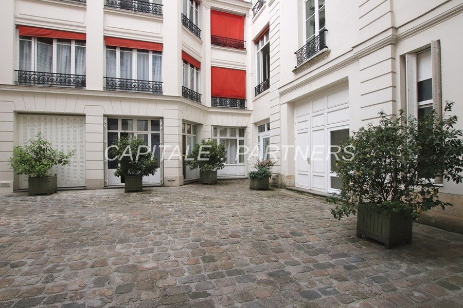Appartement 1 chambre PARIS 2 - 61 m²;