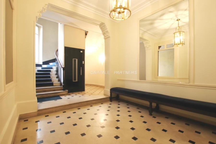 Appartement 1 chambre meublé PARIS 9 - 37 m²;
