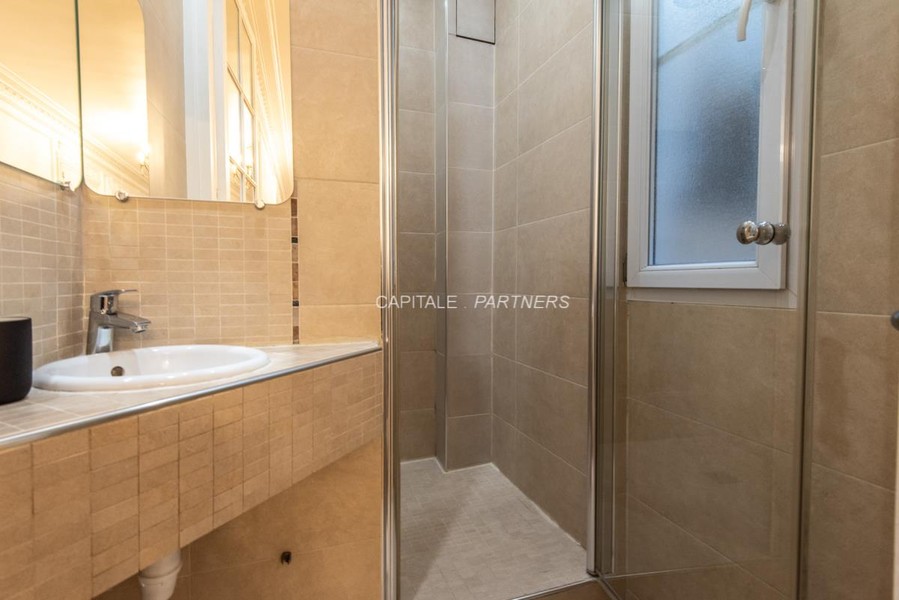 Appartement 4 chambres meublé PARIS 17 - 258 m²;