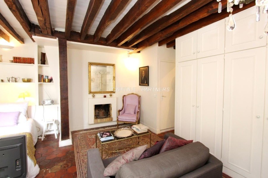Studio meublé  PARIS 3 - 25 m²;