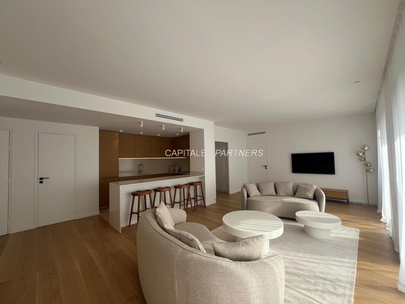 Appartement 2 chambres meublé NEUILLY-SUR-SEINE - 108 m²;