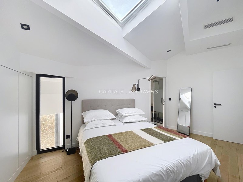 Appartement 2 chambres meublé PARIS 8 - 120 m²;