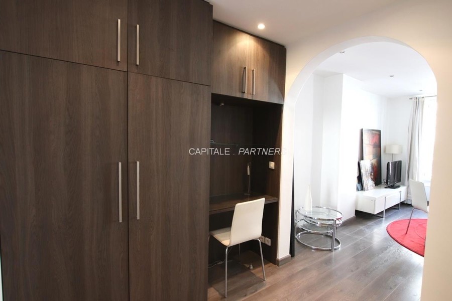 Studio meublé  PARIS 15 - 35 m²;