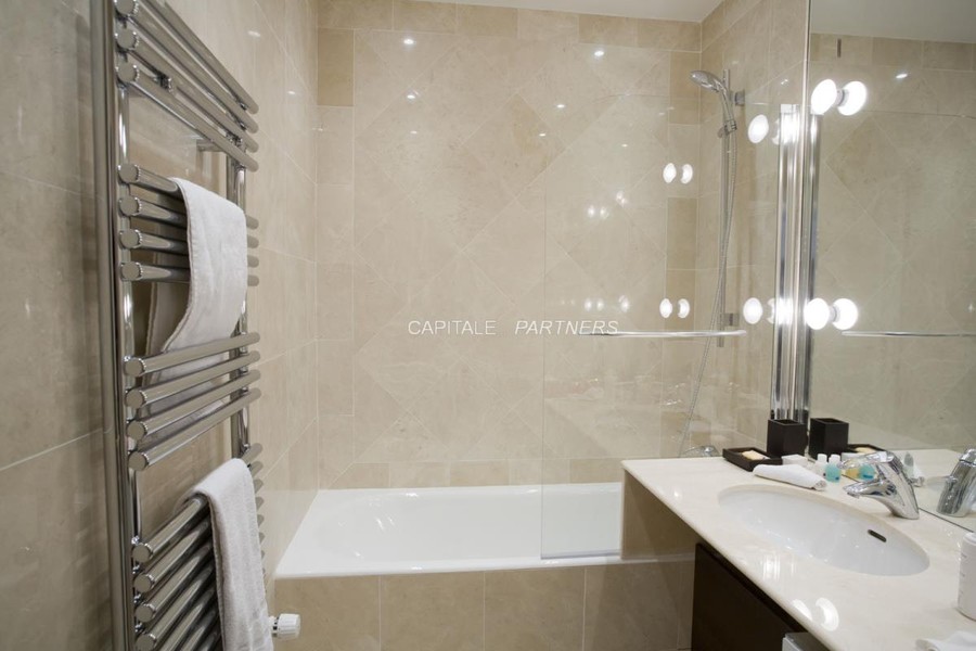 Appartement 1 chambre meublé PARIS 8 - 45 m²;