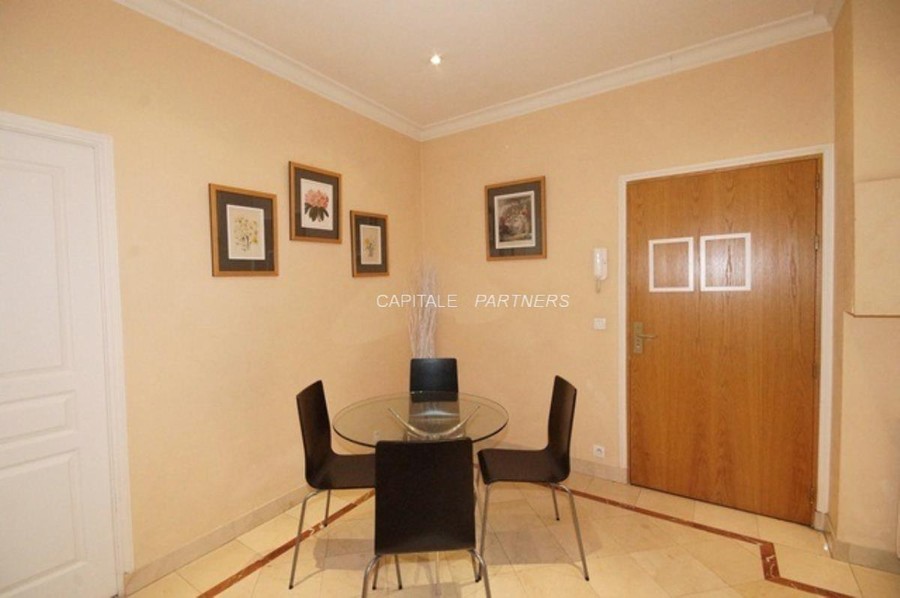 Appartement 1 chambre meublé PARIS 8 - 45 m²;
