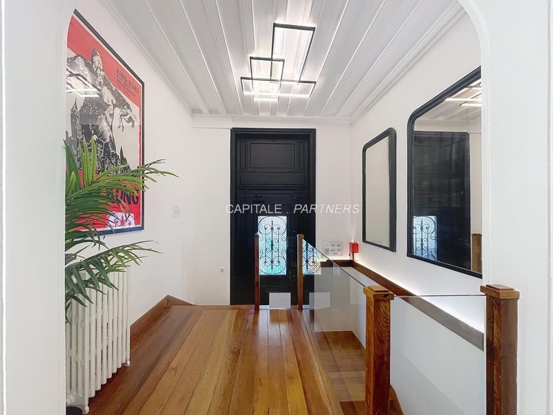 Appartement 2 chambres meublé PARIS 8 - 120 m²;