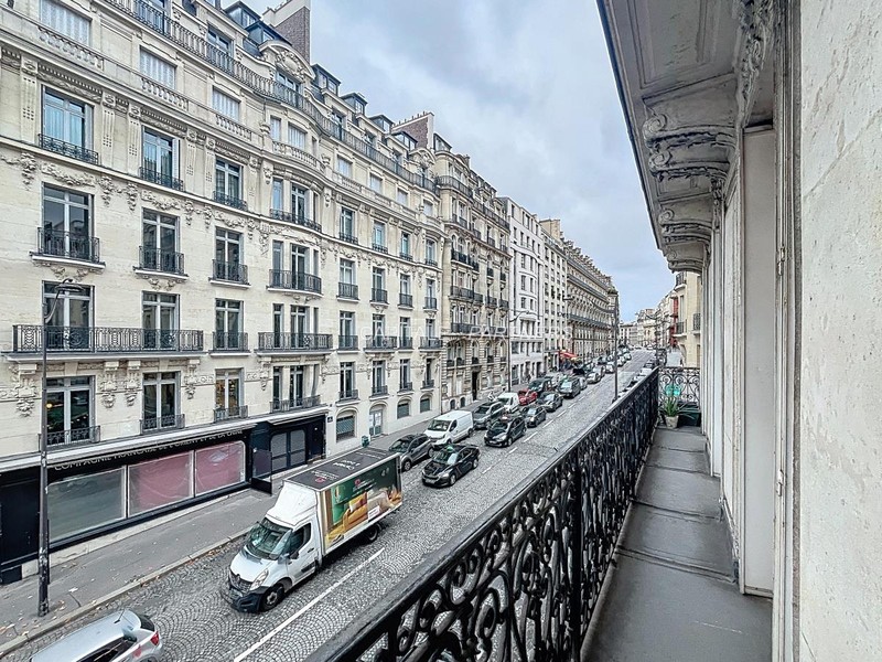 Appartement 2 chambres meublé PARIS 8 - 92 m²;