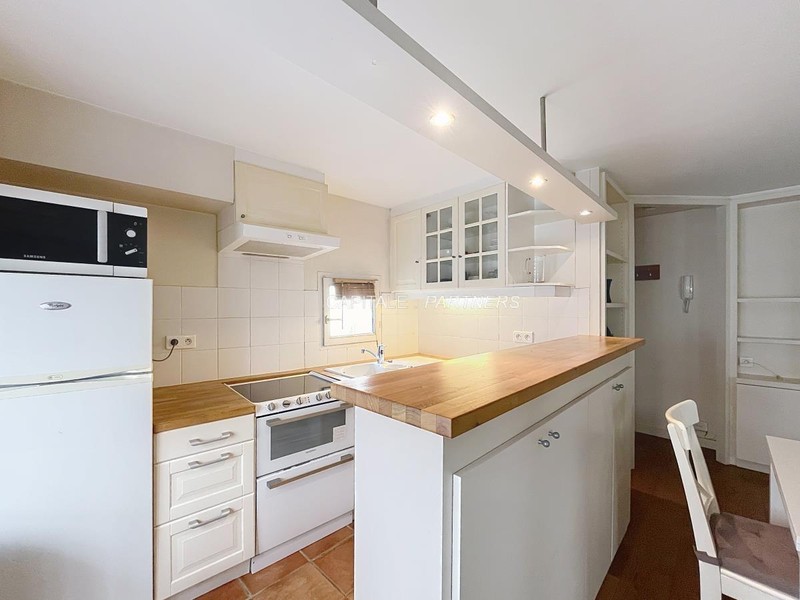 Studio meublé  PARIS 7 - 37 m²;