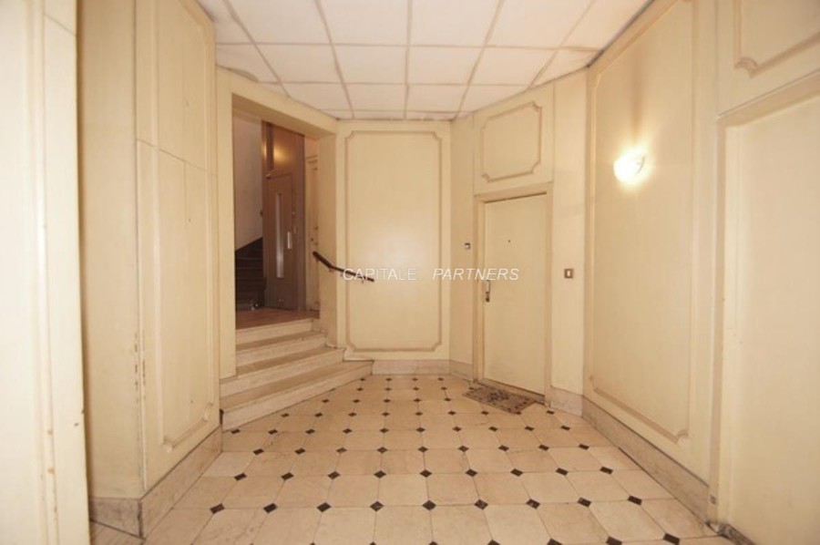 Studio meublé  PARIS 4 - 27 m²;