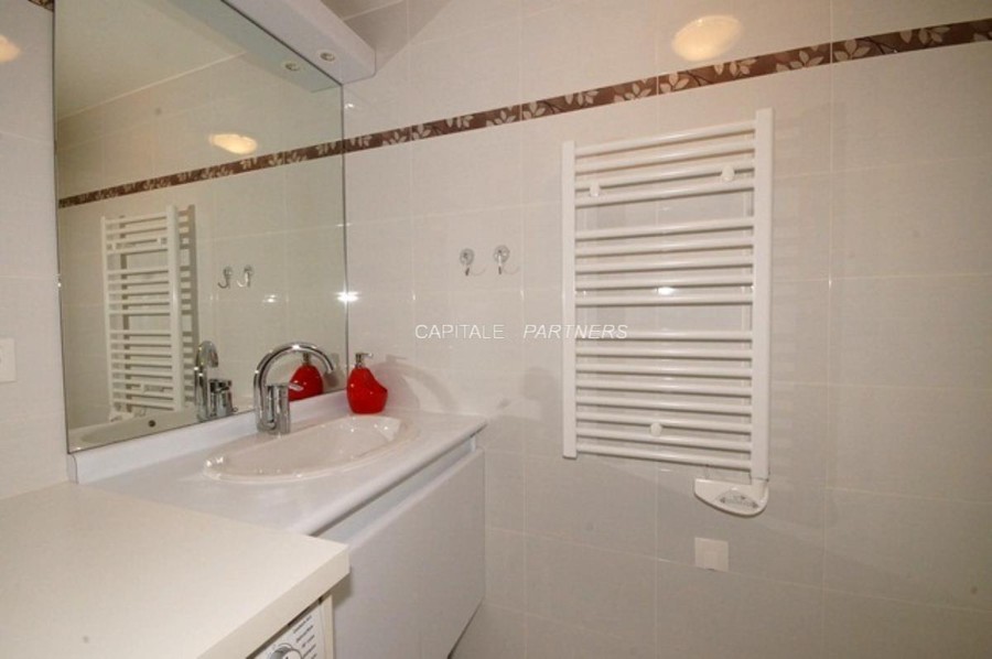 Appartement 1 chambre meublé PARIS 11 - 56 m²;