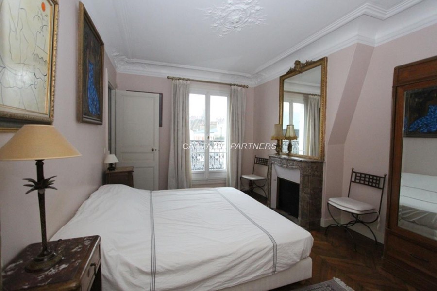 Appartement 3 chambres meublé PARIS 7 - 105 m²;