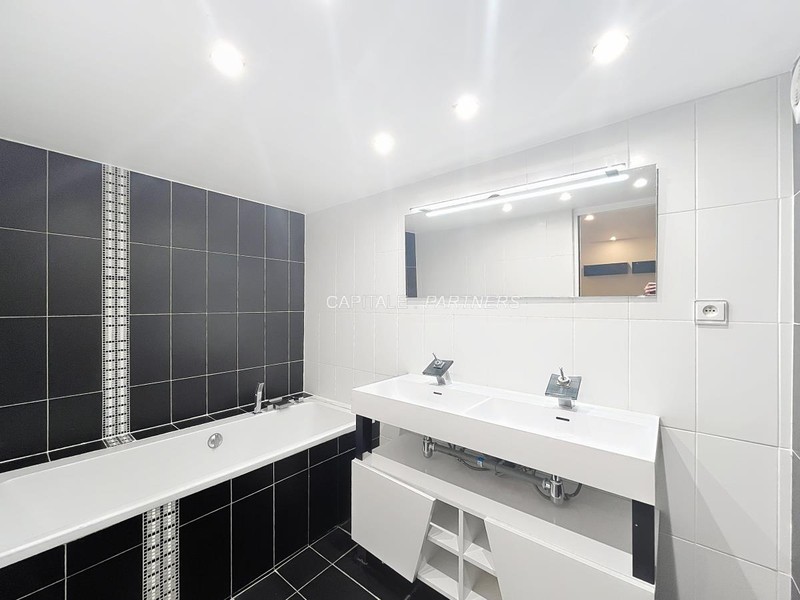 Appartement 4 chambres PARIS 17 - 223 m²;