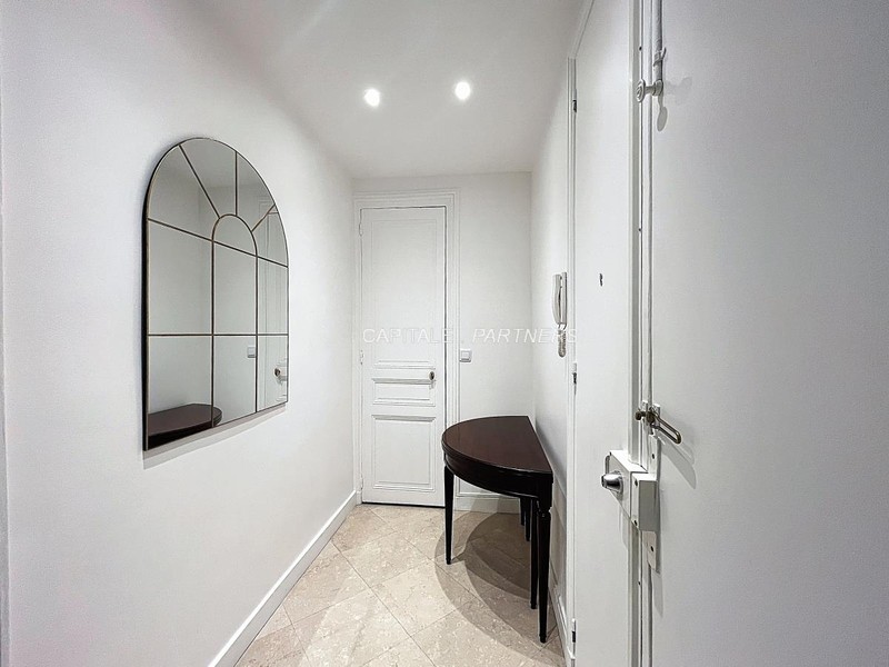 Appartement 2 chambres meublé PARIS 8 - 92 m²;