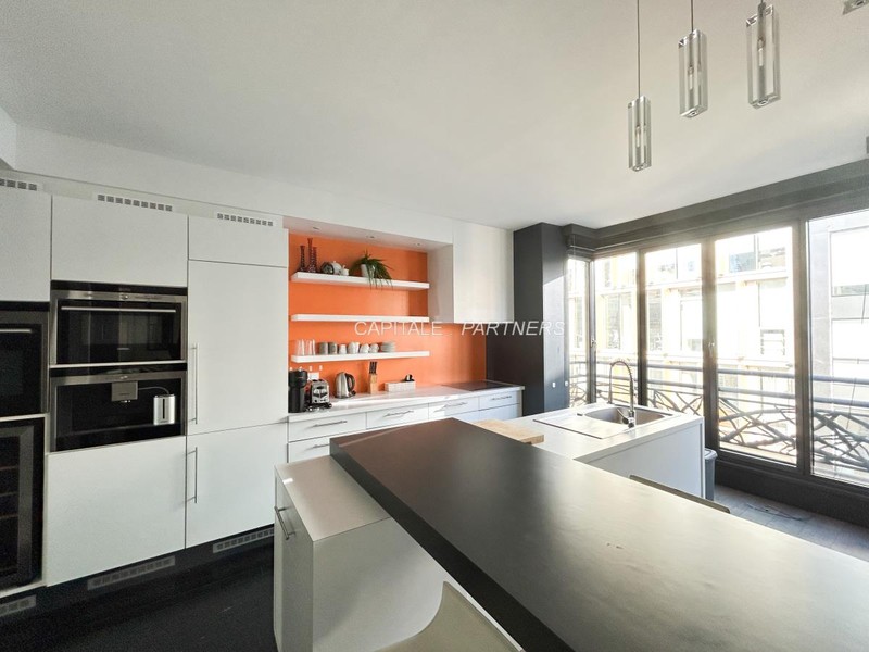 Appartement 2 chambres meublé PARIS 8 - 93 m²;