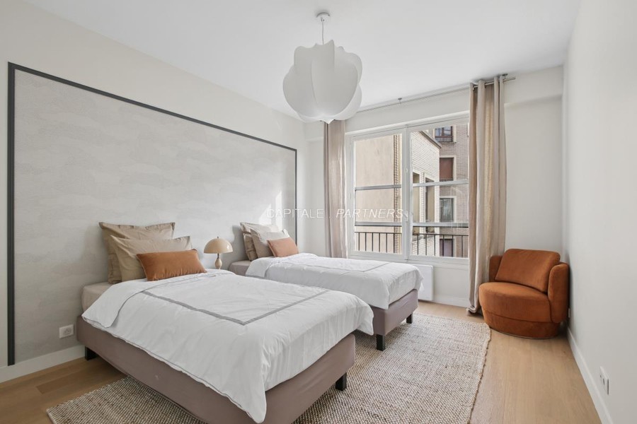 Appartement 3 chambres meublé PARIS 16 - 157 m²;