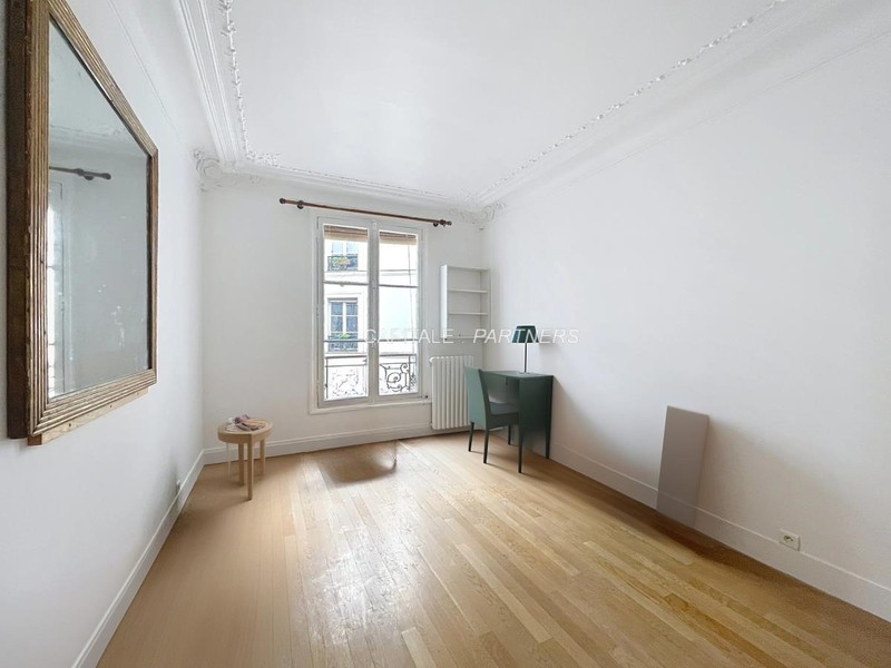 Appartement 4 chambres meublé PARIS 10 - 150 m²;