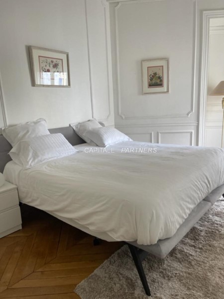 Appartement 2 chambres meublé PARIS 8 - 65 m²;