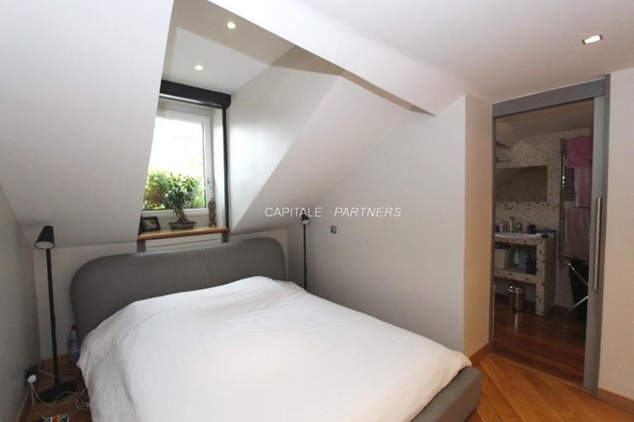 Appartement 3 chambres meublé PARIS 2 - 133 m²;