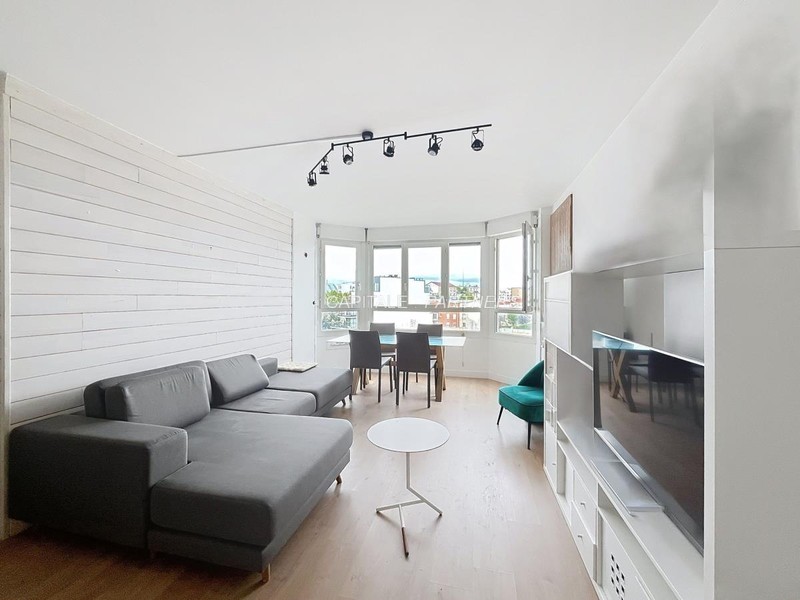 Appartement 3 chambres meublé ASNIERES-SUR-SEINE - 89 m²;