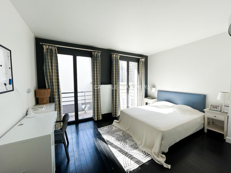 Appartement 2 chambres meublé PARIS 8 - 93 m²;
