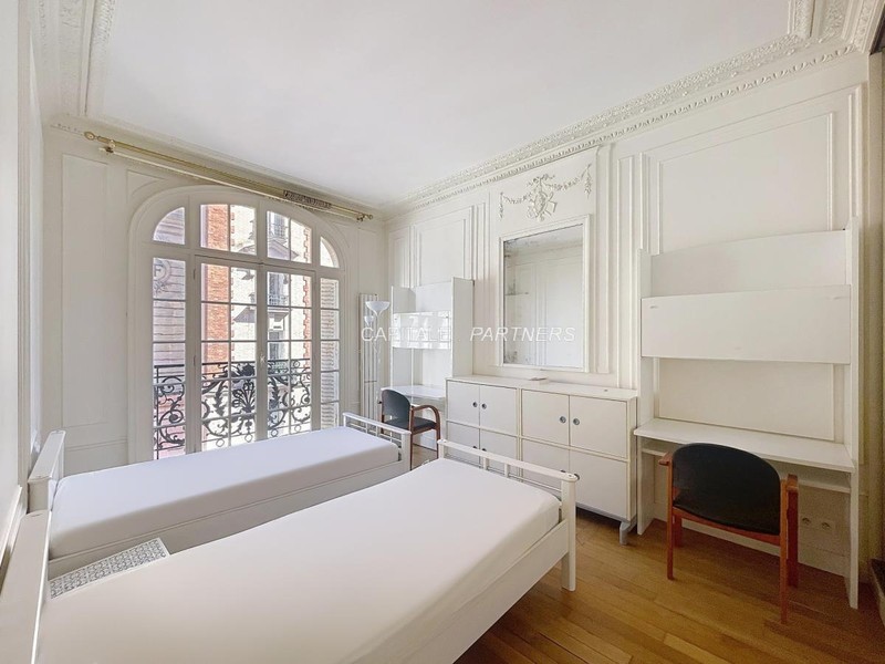 Appartement 3 chambres meublé PARIS 16 - 115 m²;
