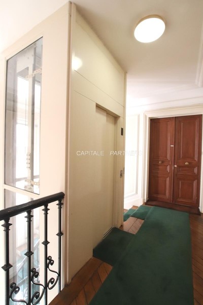 Studio meublé  PARIS 1 - 31 m²;