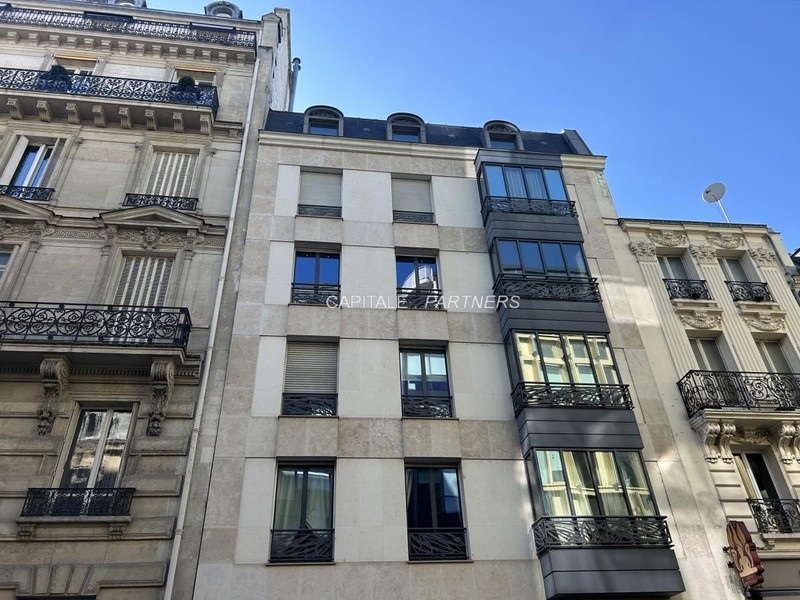 Appartement 2 chambres meublé PARIS 8 - 93 m²;